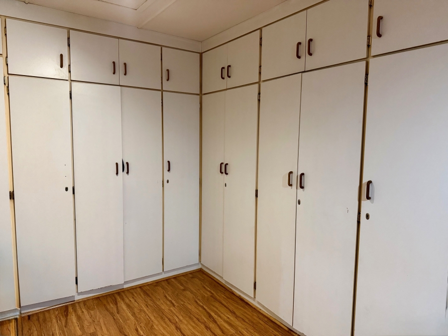 4 Bedroom Property for Sale in Bergzicht Western Cape